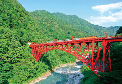 黒部峡谷トロッコ電車新山彦橋